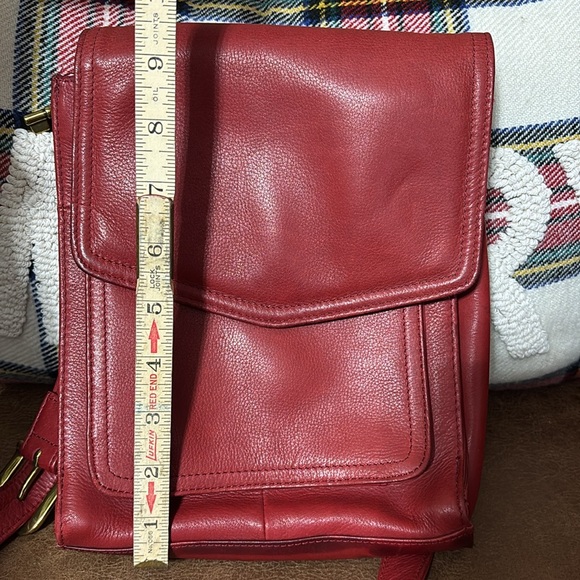 Beautiful Fossil Red Leather Saddle Envelope Crossbody - Picture 13 of 15